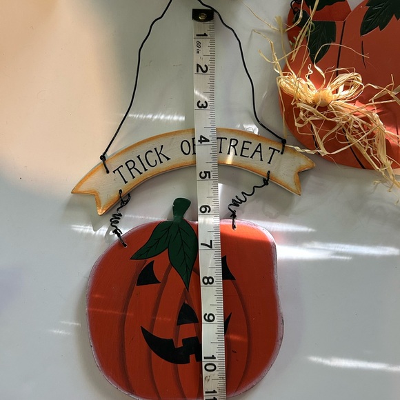 5 PIECE FALL / HALLOWEEN LOT LEAVES & PUMPKIN WOOD DECOR & SCARECROW, DRACULA - Picture 3 of 12